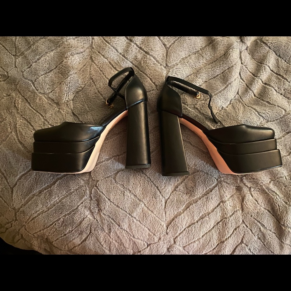 Platform High Heels - Picture 4 of 5